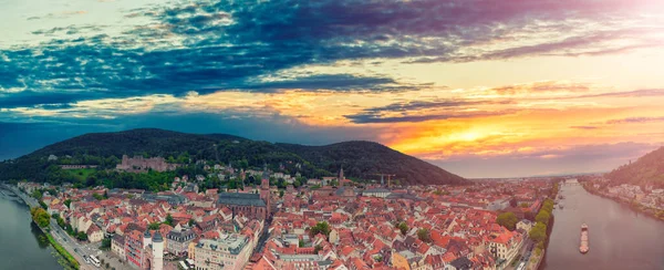 Vista Aérea Del Horizonte Medieval Heidelberg Desde Dron Atardecer Alemania —  Fotos de Stock