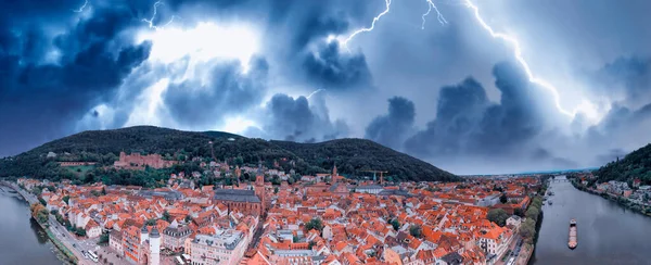 Vista Aérea Del Horizonte Medieval Heidelberg Desde Dron Con Tormenta —  Fotos de Stock