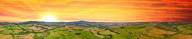 Tuscany Hills 'in bahar mevsiminde gün batımında İHA' dan havadan görünüşü, İtalya