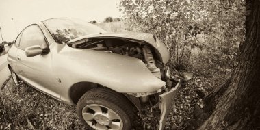 İtalya, Ağaca Karşı Araba Kazası