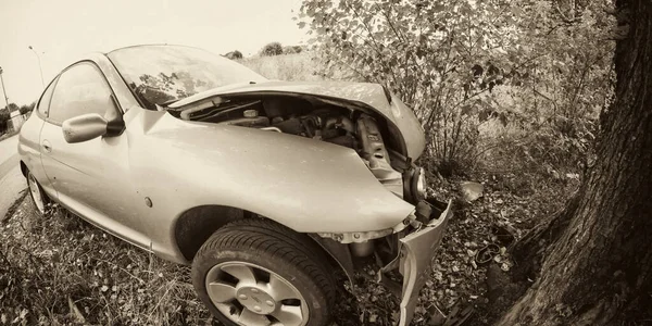 İtalya, Ağaca Karşı Araba Kazası