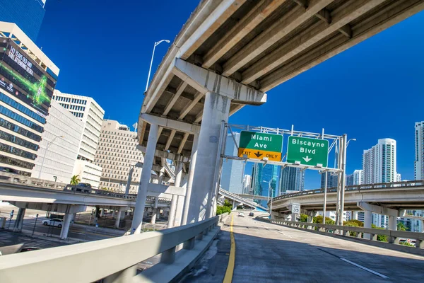 Miami Şubat 2016 Miami Şehir Merkezine Doğru Eyaletler Arası Trafik — Stok fotoğraf