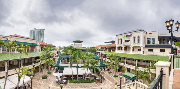 Miami Luty 2016 Panoramiczny Widok Centrum Handlowego Coconut Grove Pochmurny — Zdjęcie stockowe