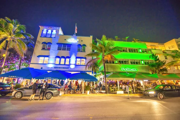Miami Beach Febrero 2016 Luces Del Ocean Boulevard Con Restaurantes — Foto de Stock