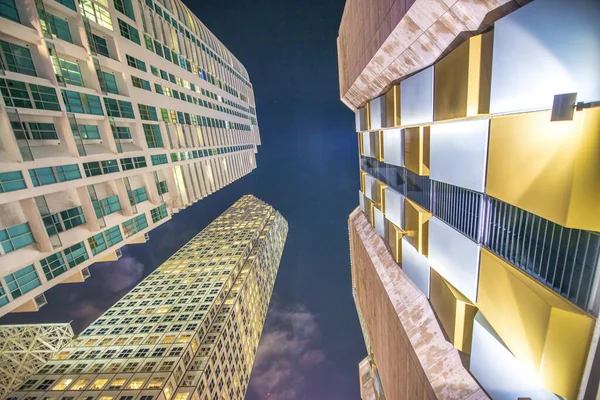 Downtown Miami Skyscrapers Skyward View Night — Stock Photo, Image