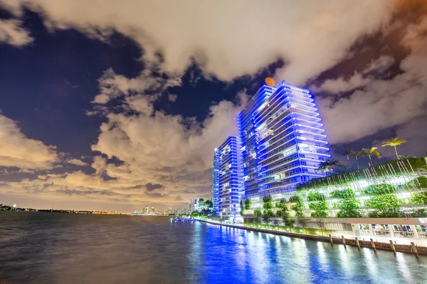 Miami Beach Rivier Skyline Nachts Florida — Stockfoto