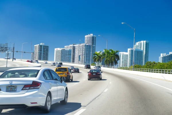 Miami Şubat 2016 Miami Şehir Merkezine Giden Yol Trafiği — Stok fotoğraf