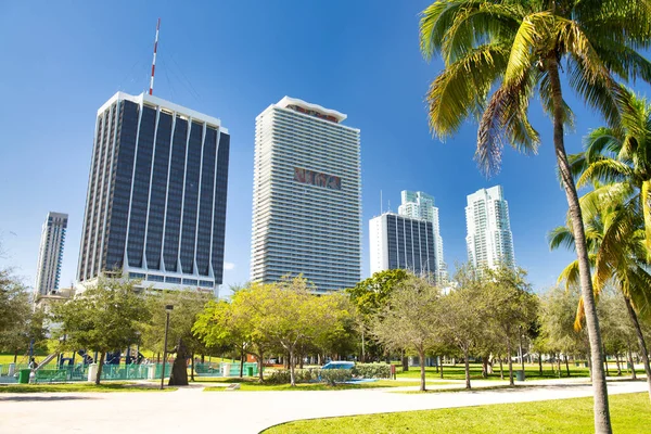 Miami Şubat 2016 Güneşli Bir Kış Gününde Miami Bayfront Parkı — Stok fotoğraf