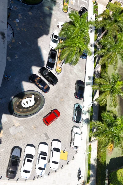 Geparkte Autos Auf Einem Platz Einer Großstadt Luftaufnahme — Stockfoto