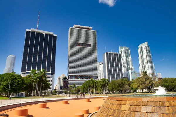Miami Febbraio 2016 Moderni Edifici Cittadini Lungo Viale Biscayne Una — Foto Stock