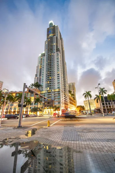 Miami 2016 Február Felhőkarcoló Éjszaka Biscayne Boulevard — Stock Fotó