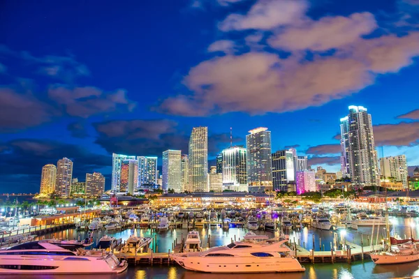 Downtown Miami Skyline Från Port Boulevard Natten — Stockfoto