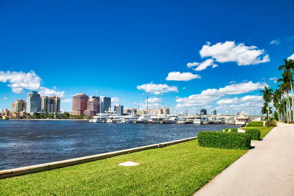 Palm Beach Ruary 2016 Vacker Strandpromenad Längs Stadshamnen Med Båtar — Stockfoto