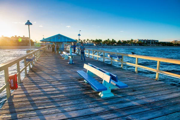 Lauderdale Sea Febrero 2016 Pier Ocean Sunny Winter Day — Foto de Stock