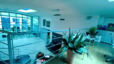 Modern ofis içinin panoramik görüntüsü. İş ve şirket kavramı