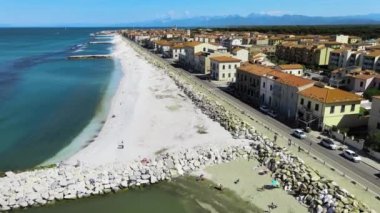 Marina di Pisa sahil şeridinin inanılmaz hava manzarası, Toskana
