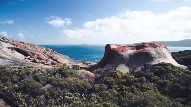 Rochas notáveis no Parque Nacional Flinders Chase, Ilha Canguru, Austrália — Vídeo de Stock