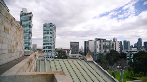 Melbourne panorama powietrza w pochmurny poranek — Wideo stockowe