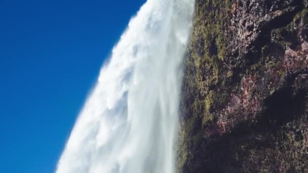 Seljalandfoss vodopády na Islandu, letní sezóna — Stock video
