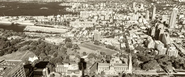 悉尼的建筑和城市的天际线 — 图库照片