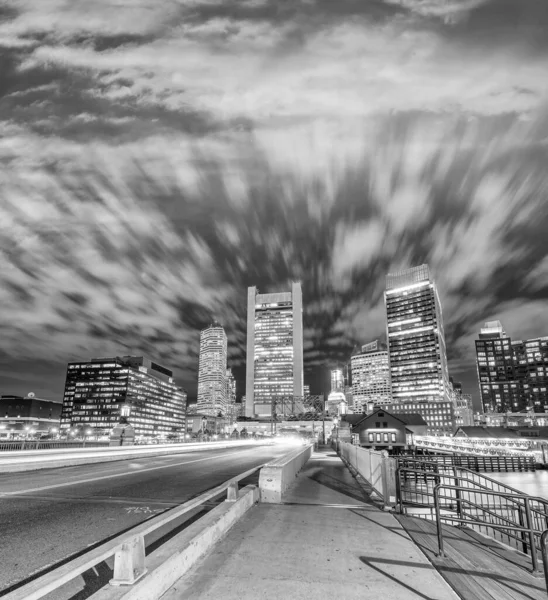 マサチューセッツ州夕暮れ時のボストンのスカイライン — ストック写真