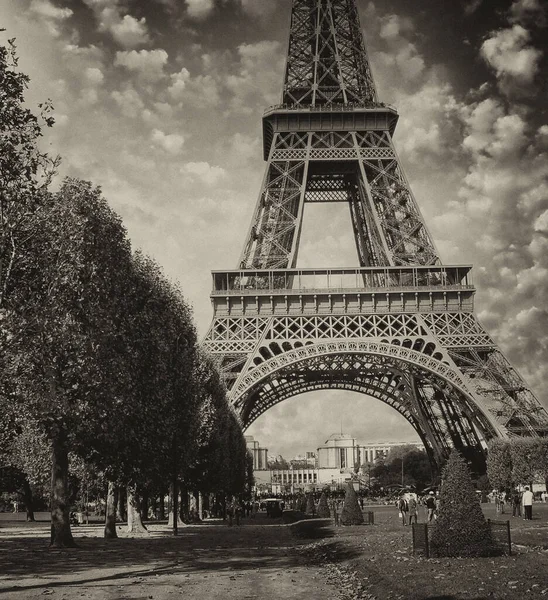 Parigi Tour Eiffel Tramonto Estivo Sopra Città Famosa Torre — Foto Stock