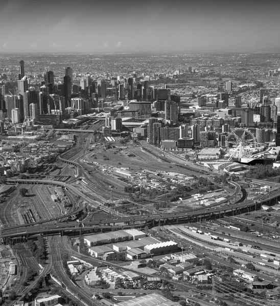 Melbourne Vista Aérea Cidade Com Arranha Céus Ferrovia Estrada Interestadual — Fotografia de Stock