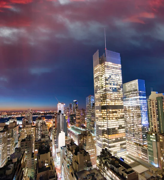 New Yorks Nächtliche Skyline Midtown Manhattan Luftaufnahme Von Den Dächern — Stockfoto