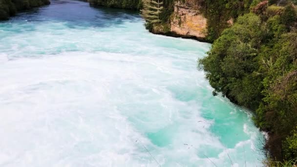 Cascades puissantes de Huka Falls, Nouvelle-Zélande — Video