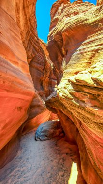 Antilop Kanyonu Sade güneş ışığıyla, Dış yüzeyi.