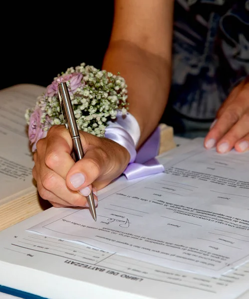 Bride Signing Documents End Wedding Ceremony Italy — Stock Photo, Image