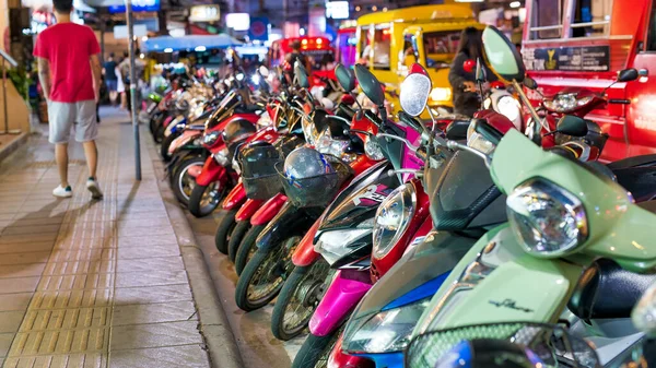 Phuket Tailandia Diciembre 2019 Calles Patong Por Noche Con Turistas — Foto de Stock