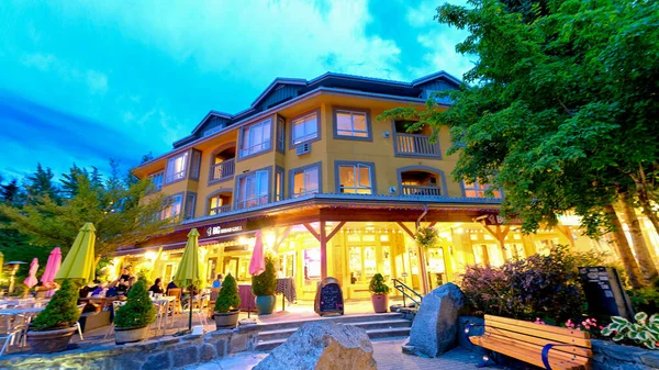 Whistler Canadá Agosto 2017 Los Turistas Visitan Centro Ciudad Una — Foto de Stock