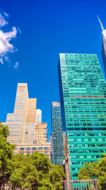 Bryant Park 'tan New York silueti.