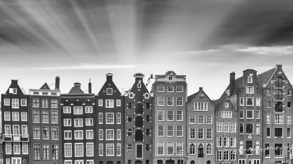 Vista Blanco Negro Los Edificios Clásicos Ámsterdam — Foto de Stock