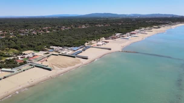 Καταπληκτική εναέρια θέα της ακτής Marina di Pisa, Τοσκάνη — Αρχείο Βίντεο