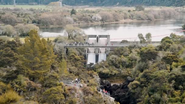 Diga di Aratiatia sul fiume Waikato, Nuova Zelanda — Video Stock