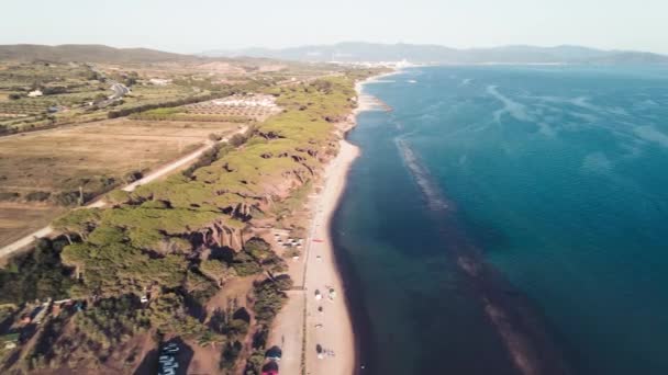 Increíble vista aérea de la costa toscana, Italia desde el dron — Vídeos de Stock