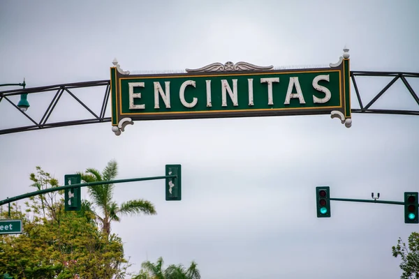 カリフォルニア州エンシニタス市の入り口標識 — ストック写真