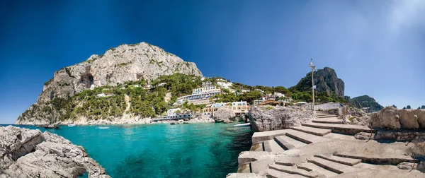Capri Italien Juni 2021 Marina Piccola Beach Panoramautsikt Med Turister — Stockfoto