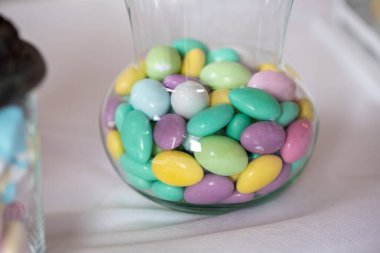 Masada renkli konfeti