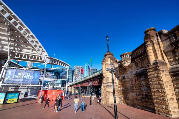 Sydney August 2018 Buildings Tourists Darling Harbour Beautiful Day — Stock Photo, Image