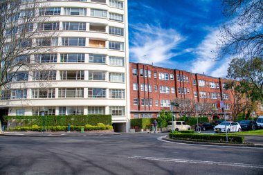 SydNEY - 20 AĞUSTOS 2018: Güneşli bir günde Sydney binaları