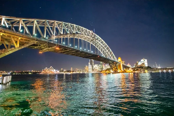 Sydney Harbour Bridge Bei Nacht Ist Eine Berühmte Touristenattraktion — Stockfoto