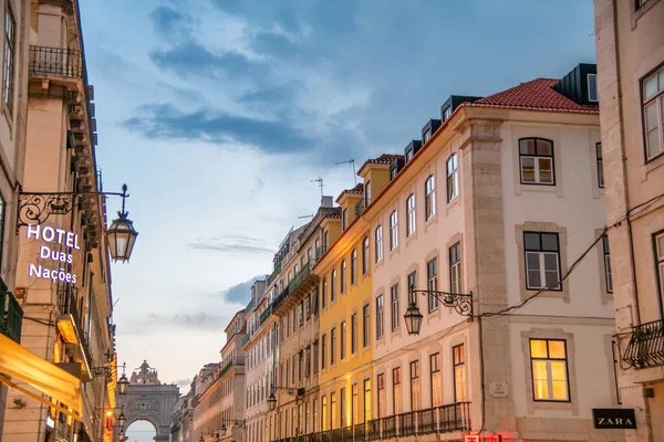 Lisbon Portugal Oktober 2018 Stadsstraten Met Toeristen Nachts — Stockfoto