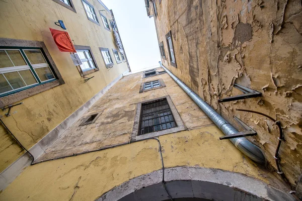 Oude Huizen Van Lissabon Middeleeuwse Straten — Stockfoto
