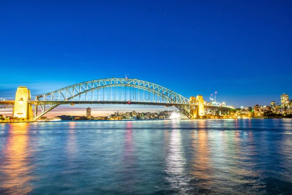 Sydney Harbour Bridge Bei Nacht Ist Eine Berühmte Touristenattraktion — Stockfoto