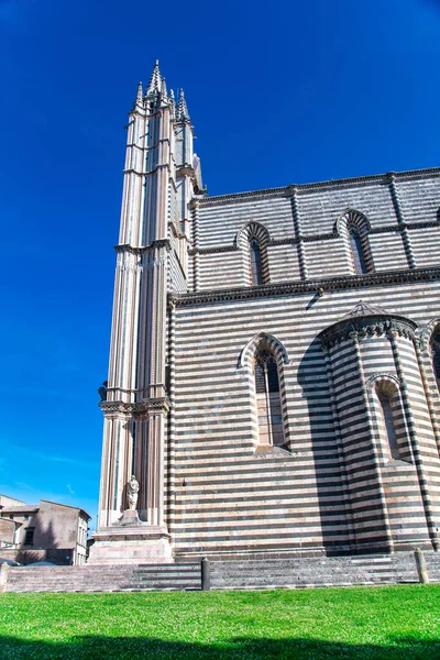 Veduta Esterna Del Duomo Orvieto Una Bellissima Giornata Estiva — Foto Stock