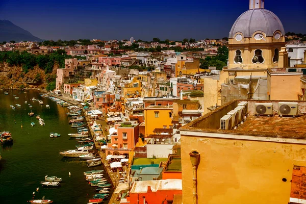 Procida Italy Июнь 2021 Вид Воздуха Corricella Красочные Дома Вдоль — стоковое фото