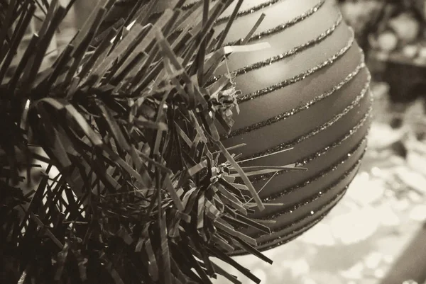 Weihnachtskugeln Auf Einem Baum Italien — Stockfoto